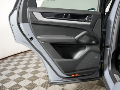 2024 Porsche Cayenne Base
