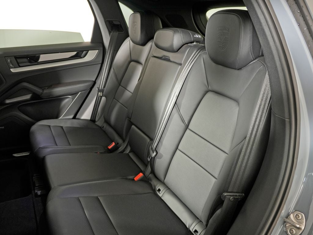 2024 Porsche Cayenne Base