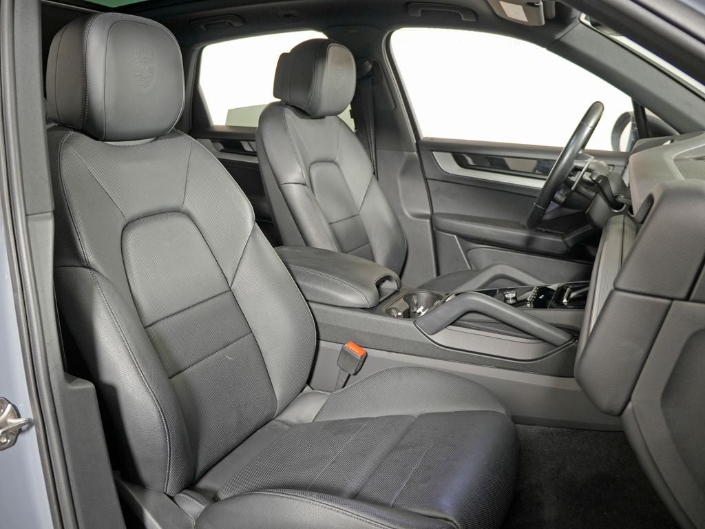 2024 Porsche Cayenne Base