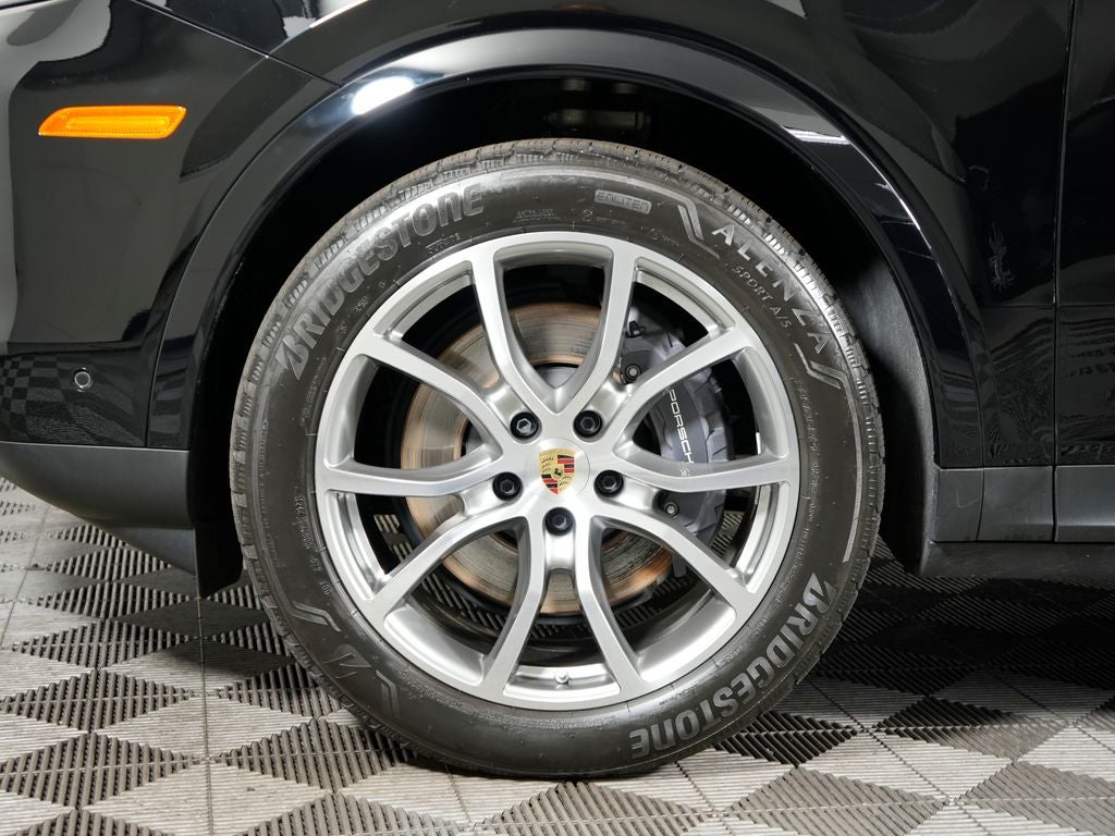 2024 Porsche Cayenne Base