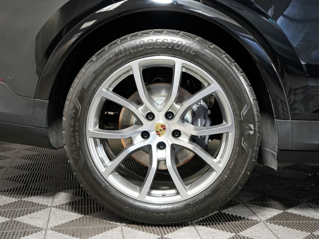 2024 Porsche Cayenne Base