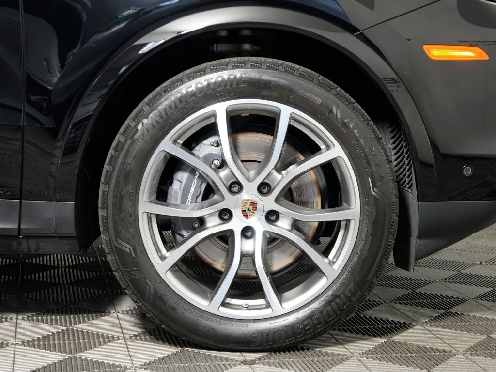 2024 Porsche Cayenne Base