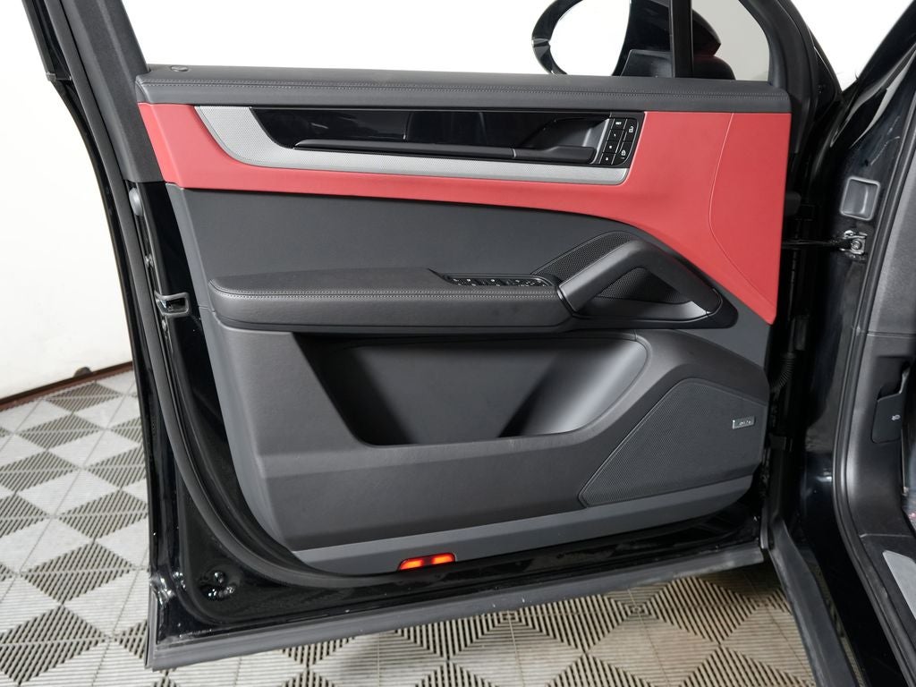 2024 Porsche Cayenne Base