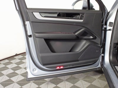 2025 Porsche Cayenne Base