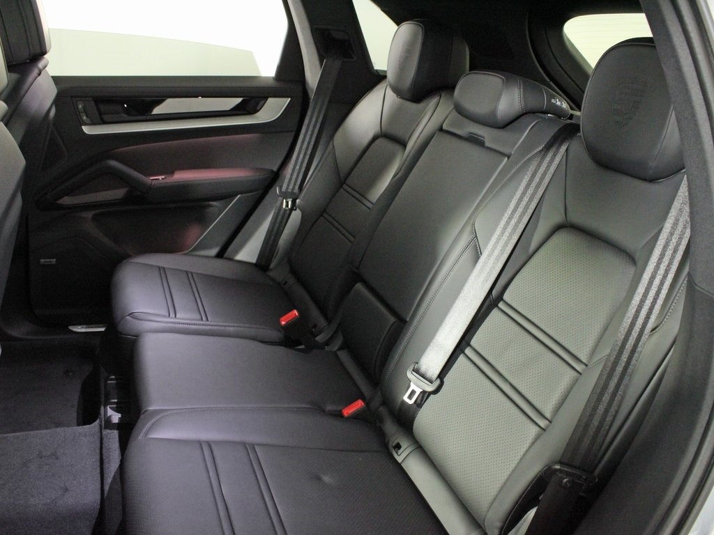 2025 Porsche Cayenne Base