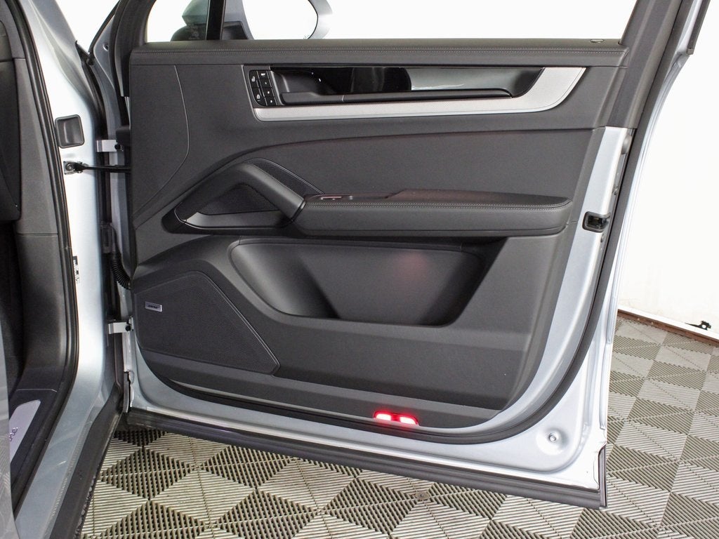 2025 Porsche Cayenne Base