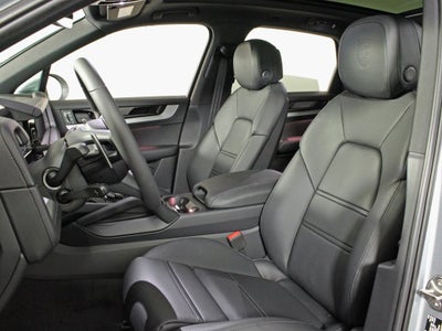 2025 Porsche Cayenne Base