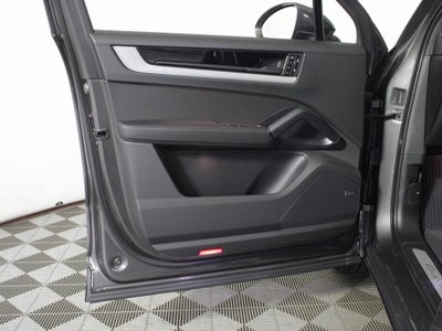 2025 Porsche Cayenne Base