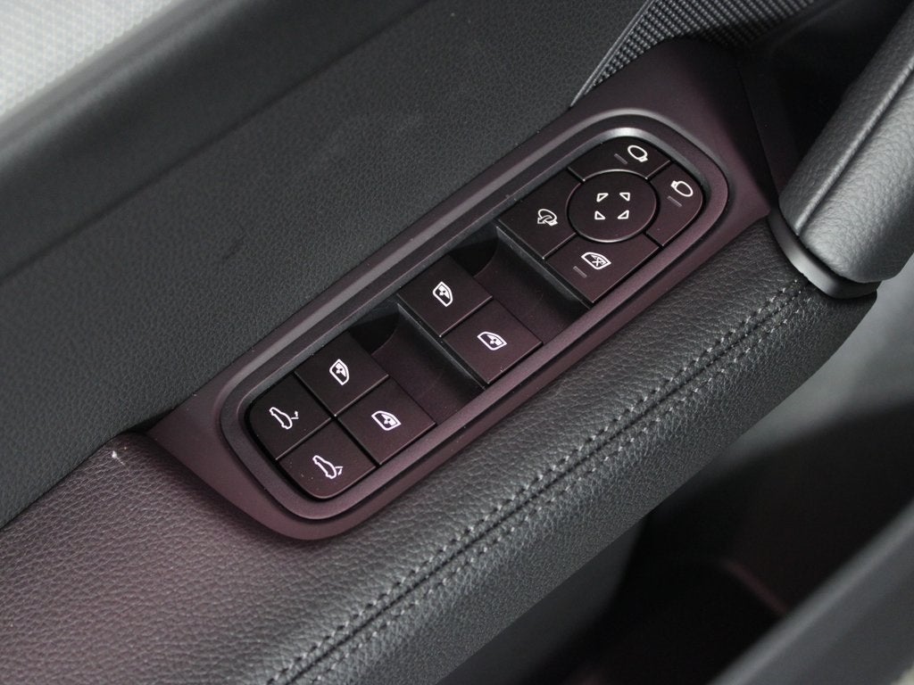 2025 Porsche Cayenne Base