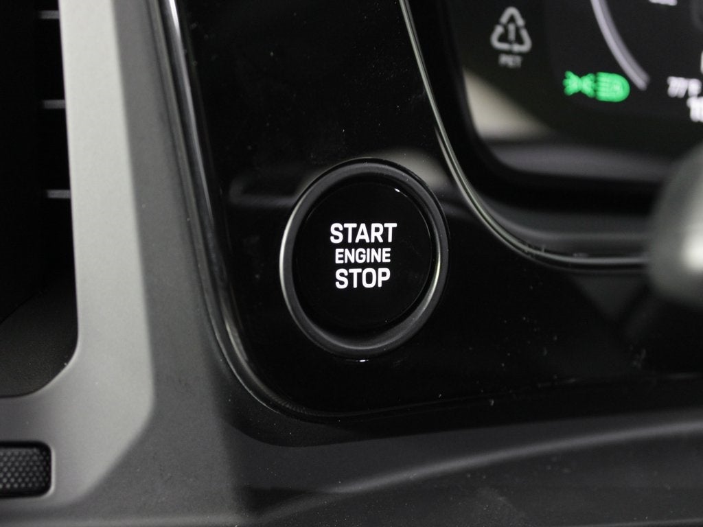 2025 Porsche Cayenne Base