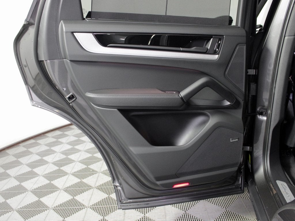 2025 Porsche Cayenne Base
