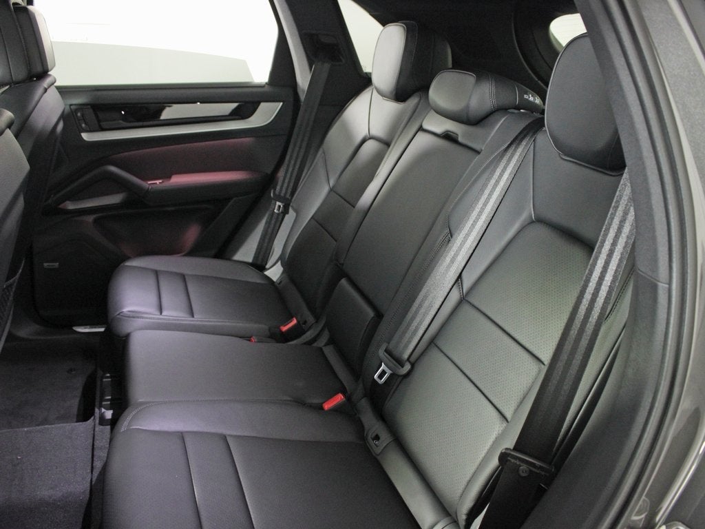 2025 Porsche Cayenne Base