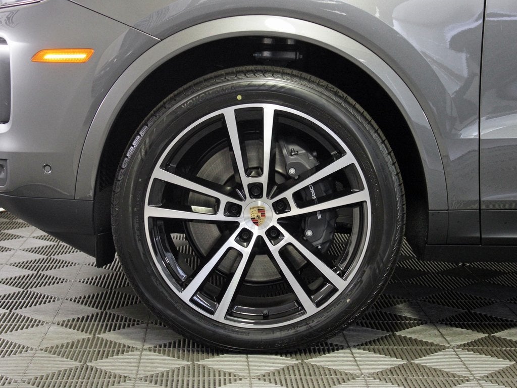 2025 Porsche Cayenne Base