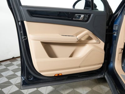 2023 Porsche Cayenne Base