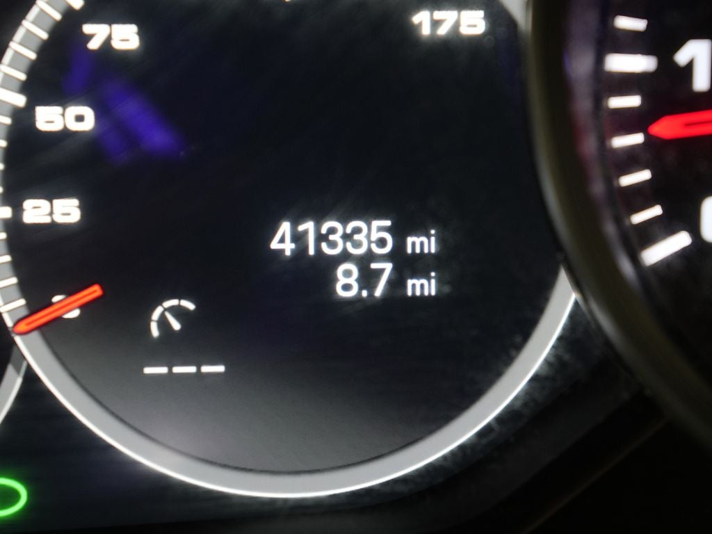 2023 Porsche Cayenne Base