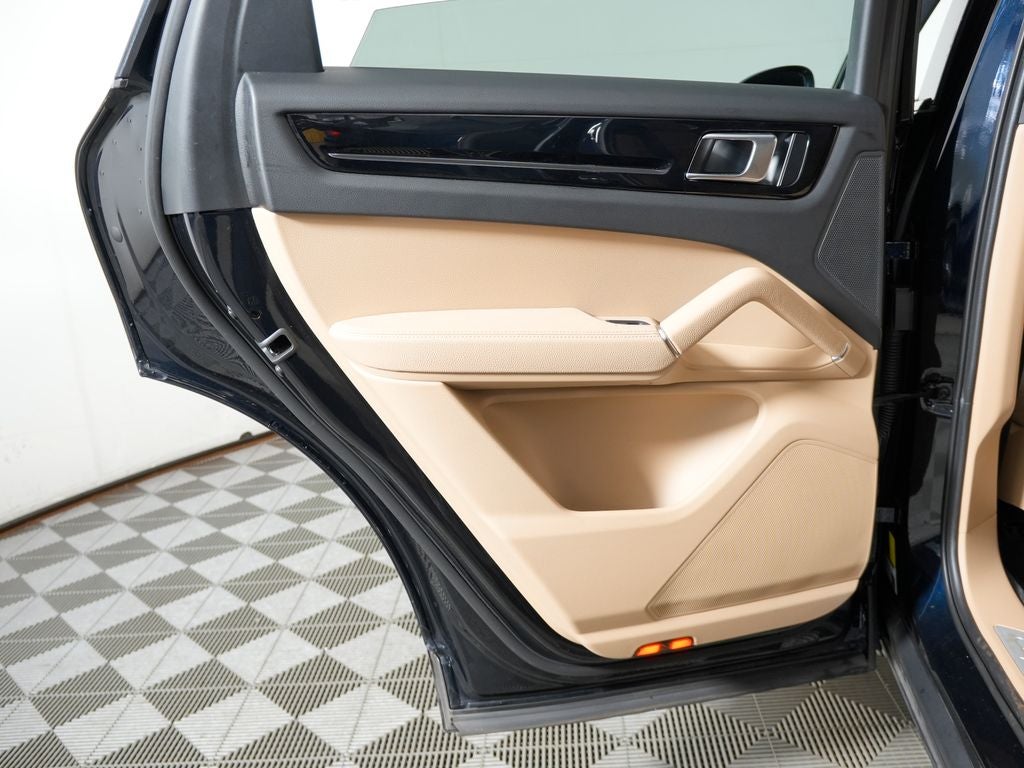 2023 Porsche Cayenne Base