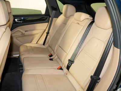 2023 Porsche Cayenne Base