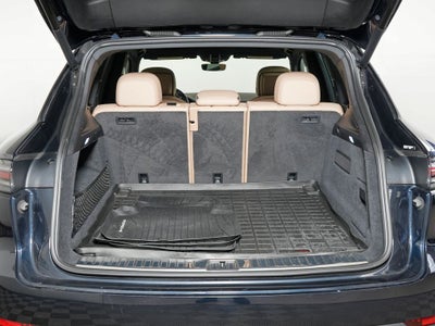 2023 Porsche Cayenne Base