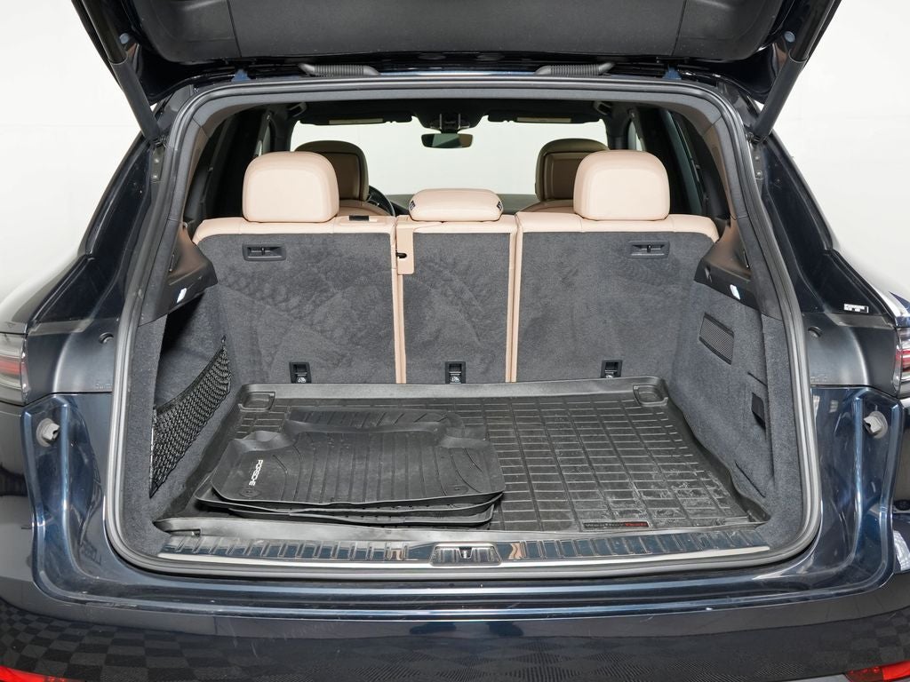 2023 Porsche Cayenne Base