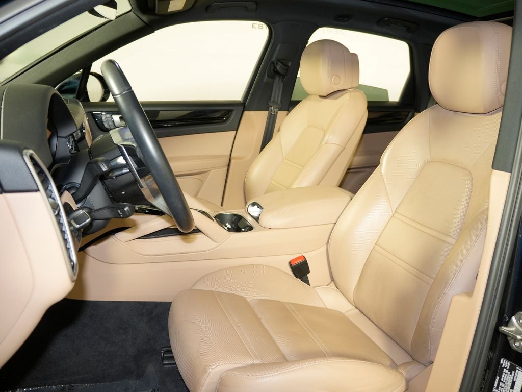 2023 Porsche Cayenne Base