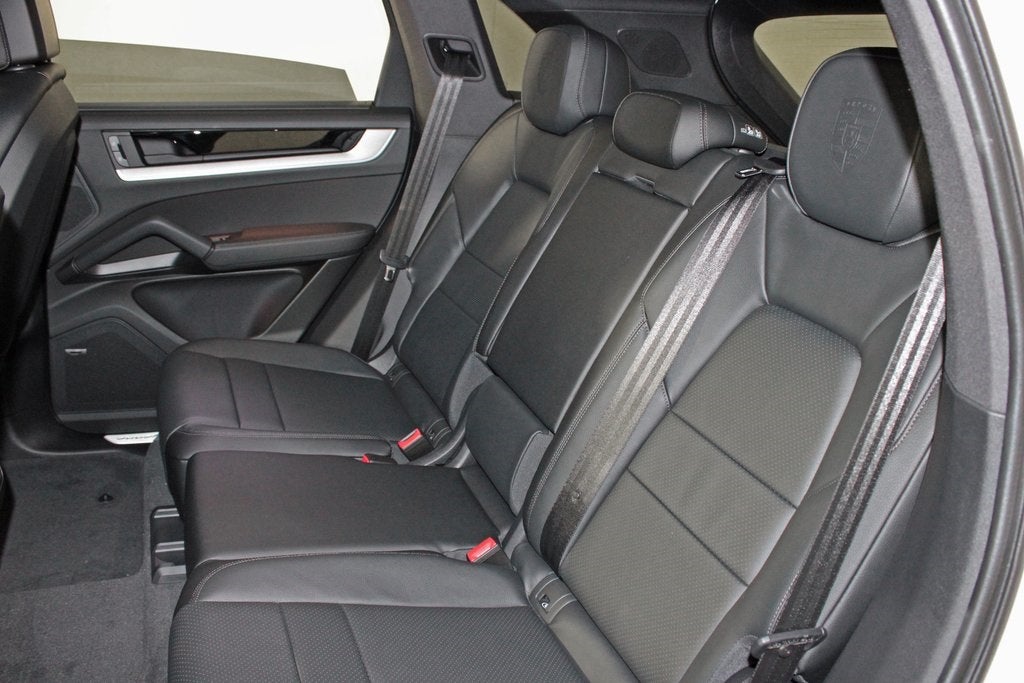 2025 Porsche Cayenne Base