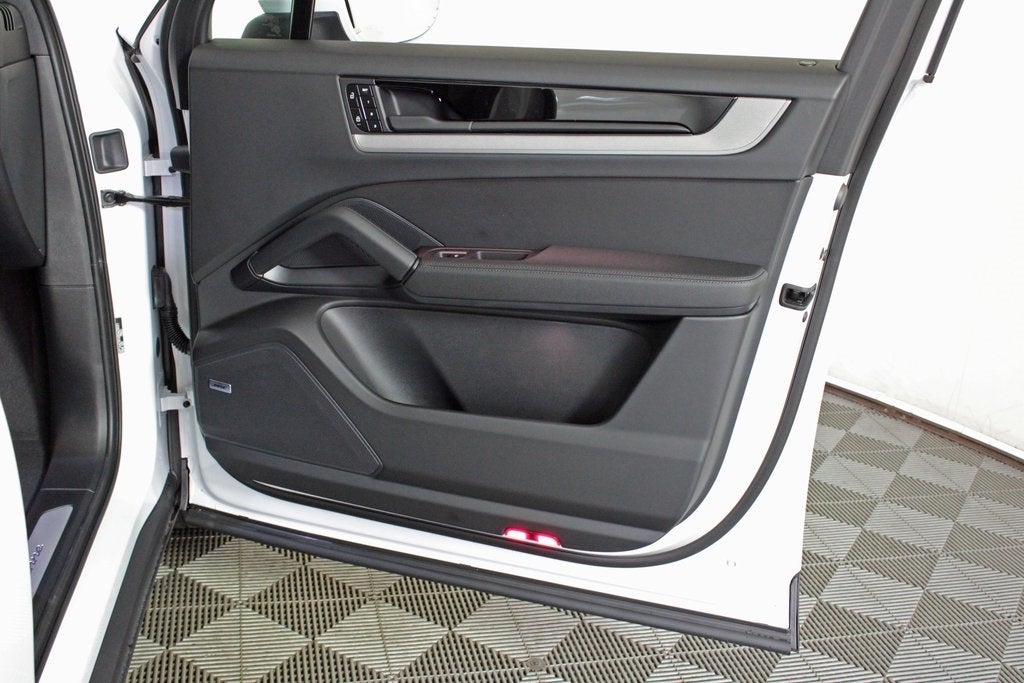 2025 Porsche Cayenne Base