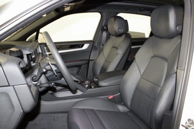 2025 Porsche Cayenne Base