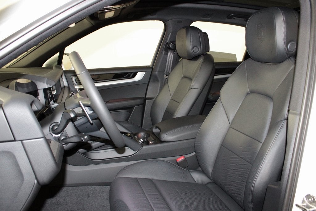 2025 Porsche Cayenne Base