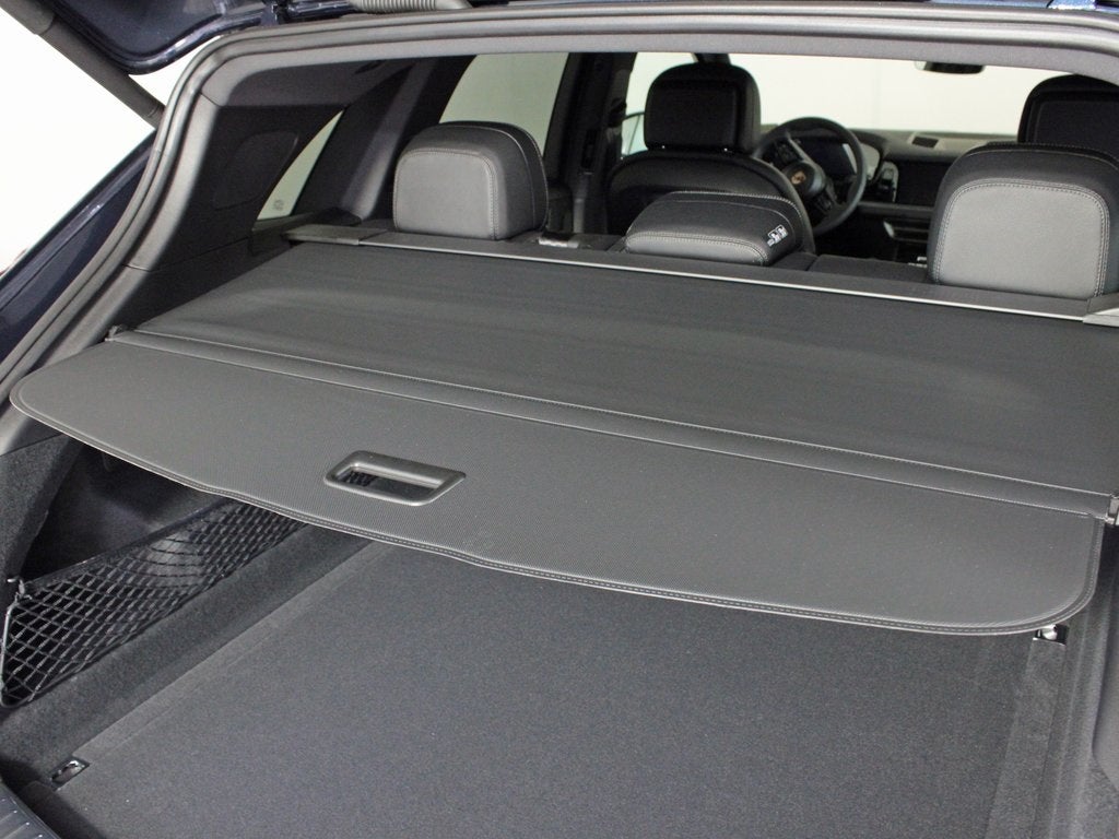 2025 Porsche Cayenne Base