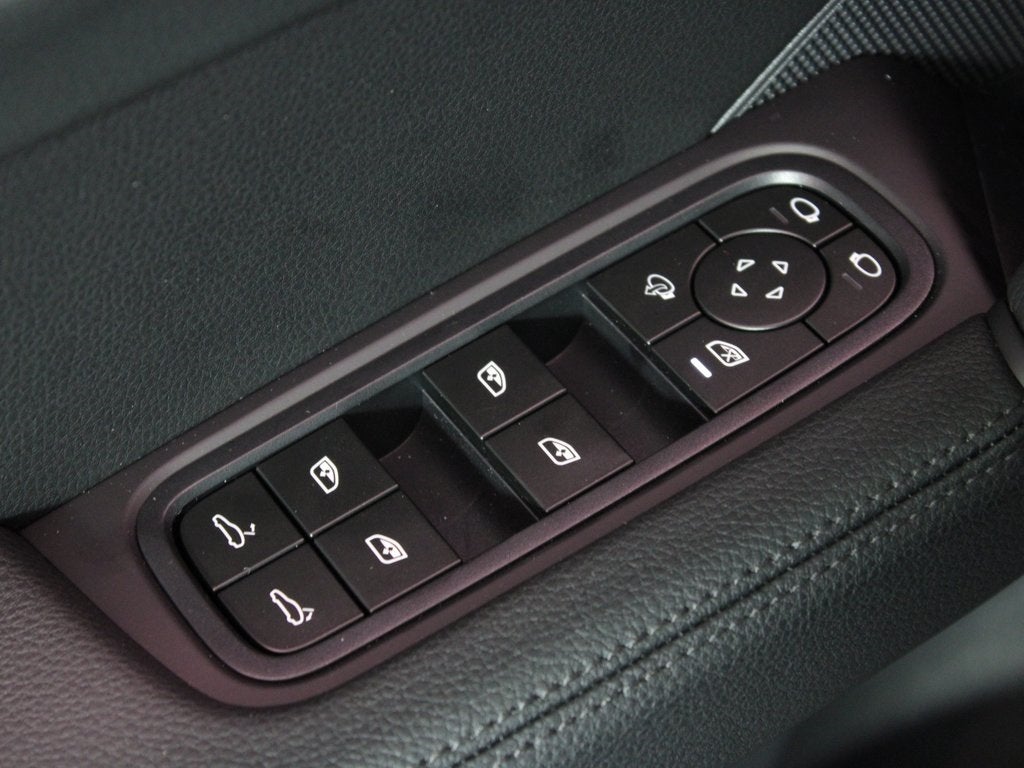 2025 Porsche Cayenne Base