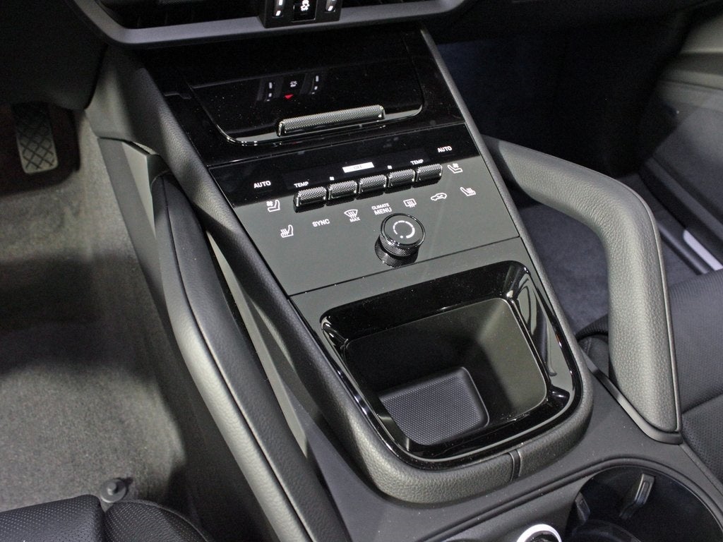 2025 Porsche Cayenne Base