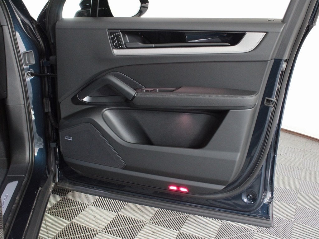 2025 Porsche Cayenne Base