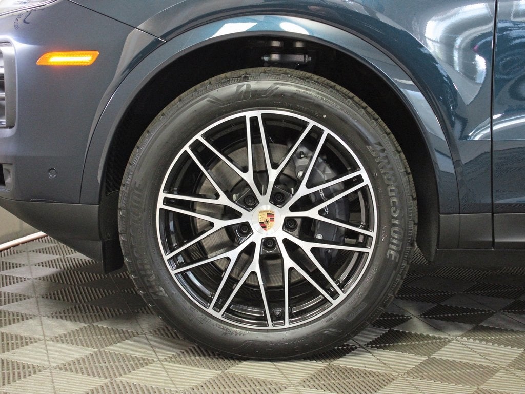 2025 Porsche Cayenne Base