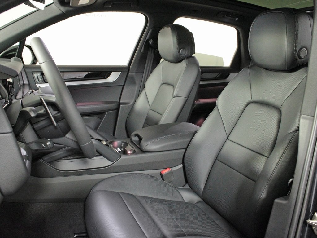 2025 Porsche Cayenne Base
