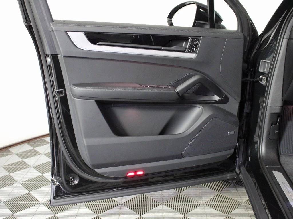 2026 Porsche Cayenne Base