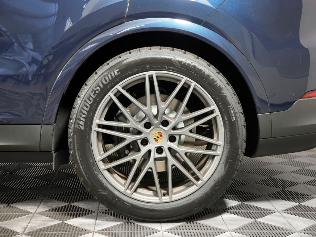 2024 Porsche Cayenne Base