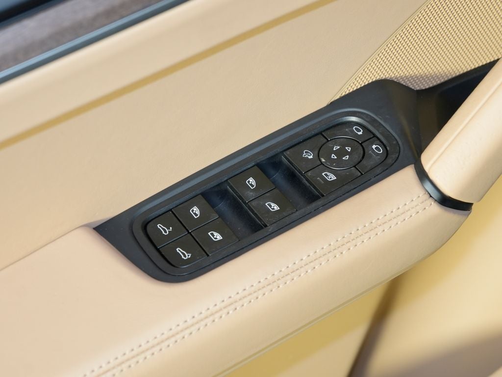 2024 Porsche Cayenne Base