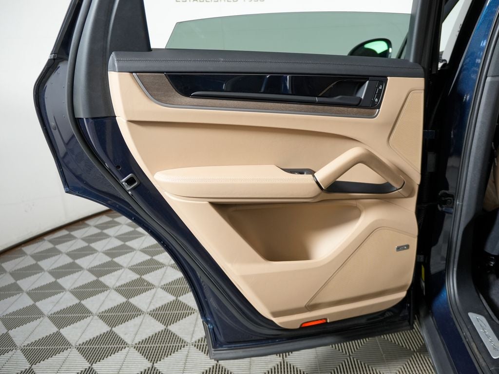 2024 Porsche Cayenne Base