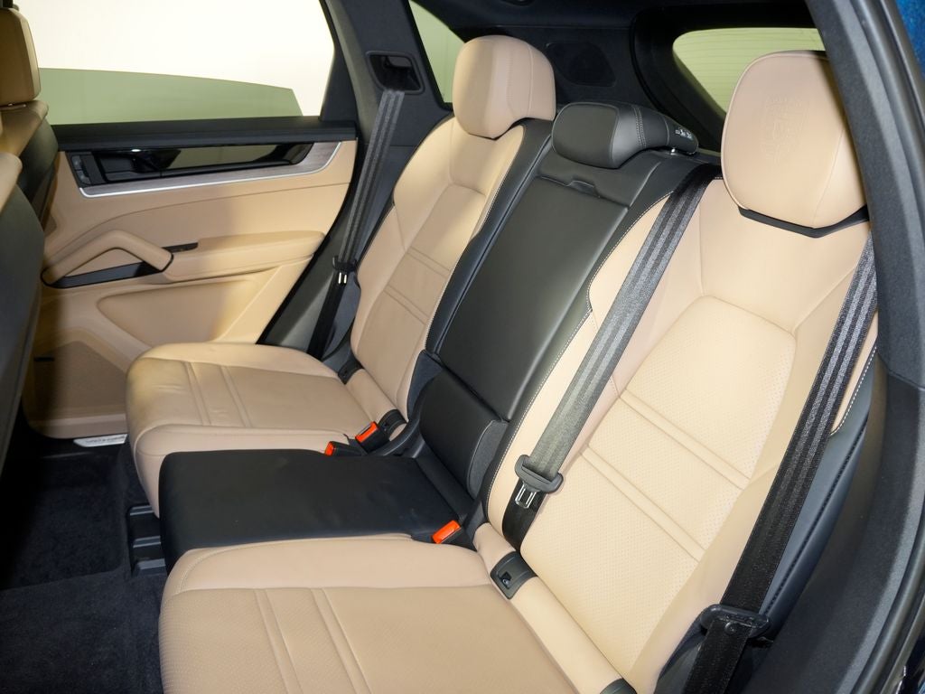 2024 Porsche Cayenne Base