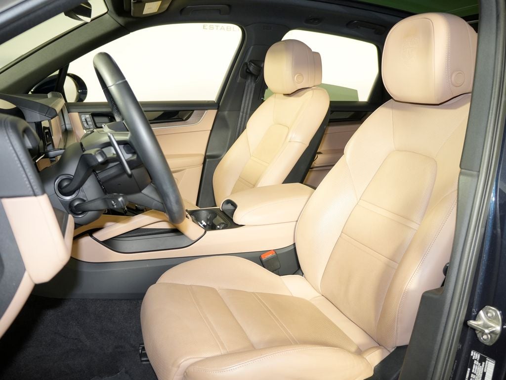 2024 Porsche Cayenne Base