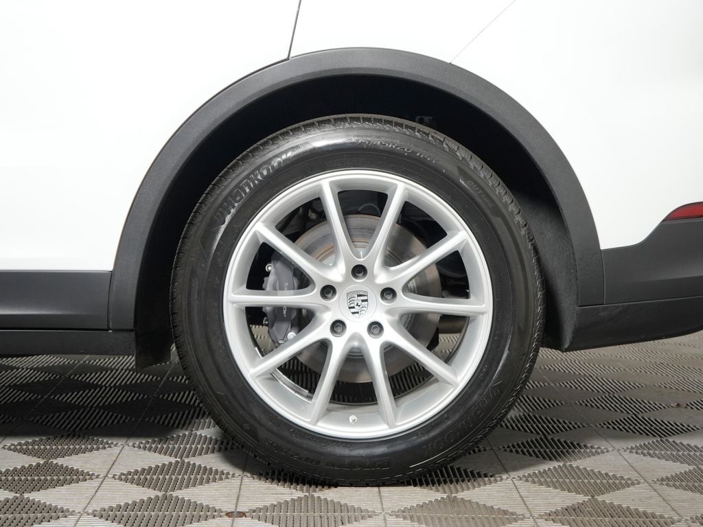 2024 Porsche Cayenne Base