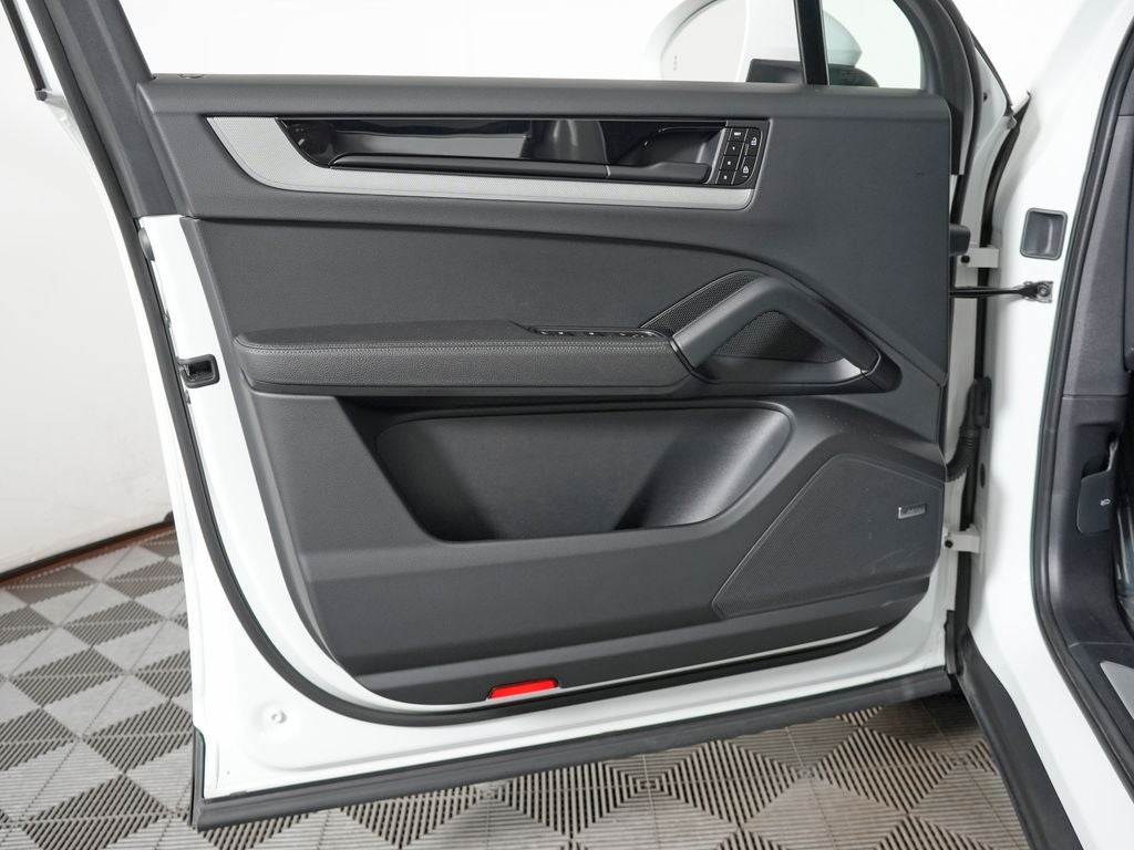 2024 Porsche Cayenne Base