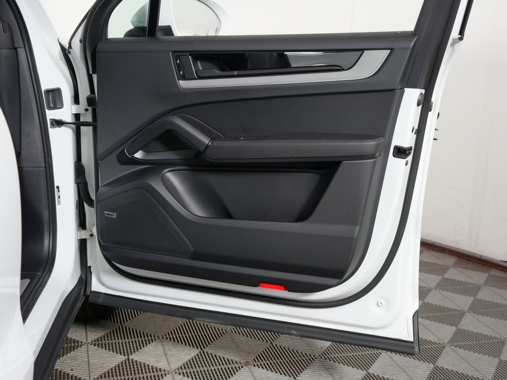 2024 Porsche Cayenne Base