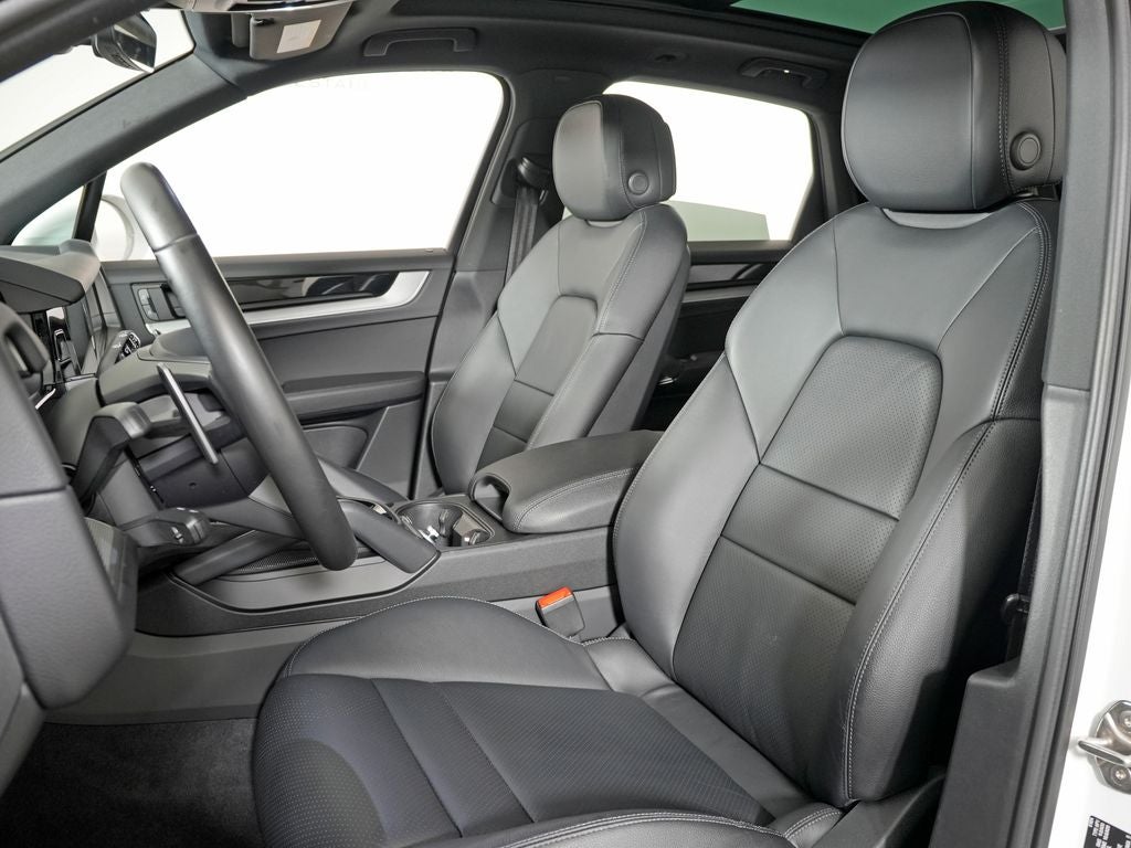 2024 Porsche Cayenne Base