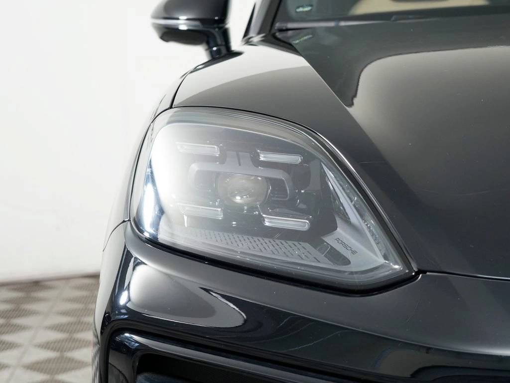 2024 Porsche Cayenne Base