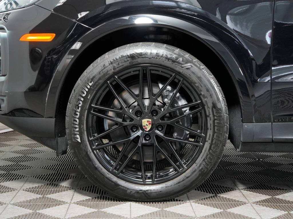 2024 Porsche Cayenne Base