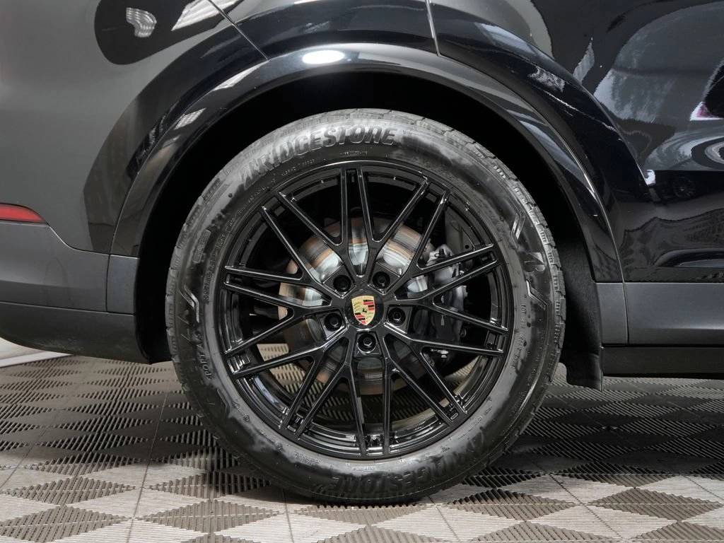 2024 Porsche Cayenne Base