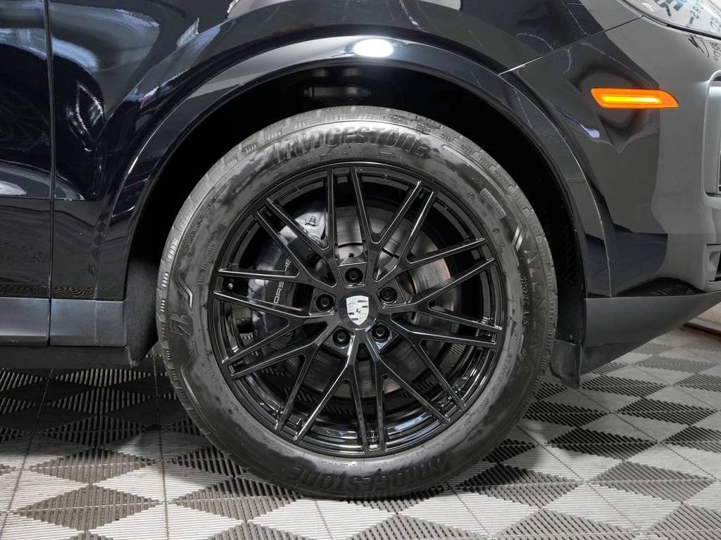 2024 Porsche Cayenne Base