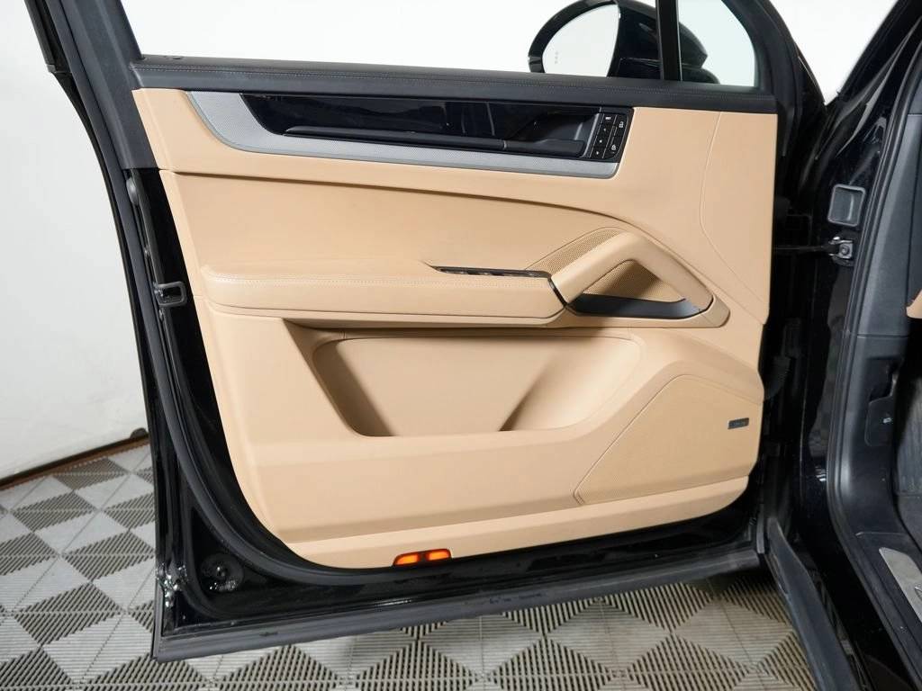 2024 Porsche Cayenne Base
