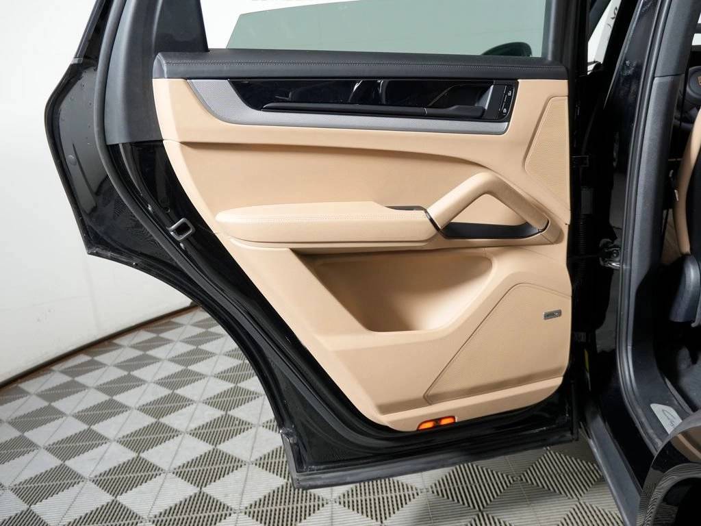 2024 Porsche Cayenne Base